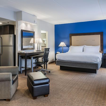 Holiday Inn Express & Suites Laurel Lakes By Ihg Ngoại thất bức ảnh