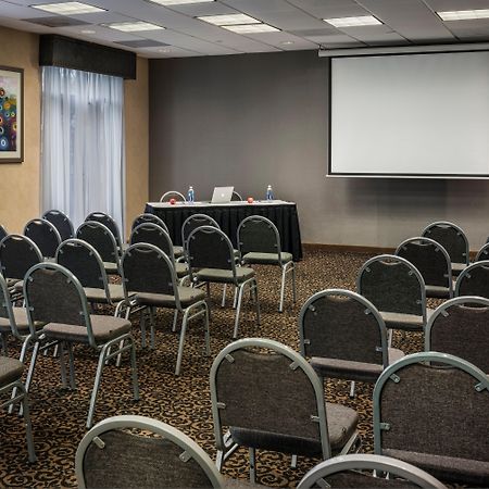 Holiday Inn Express & Suites Laurel Lakes By Ihg Ngoại thất bức ảnh