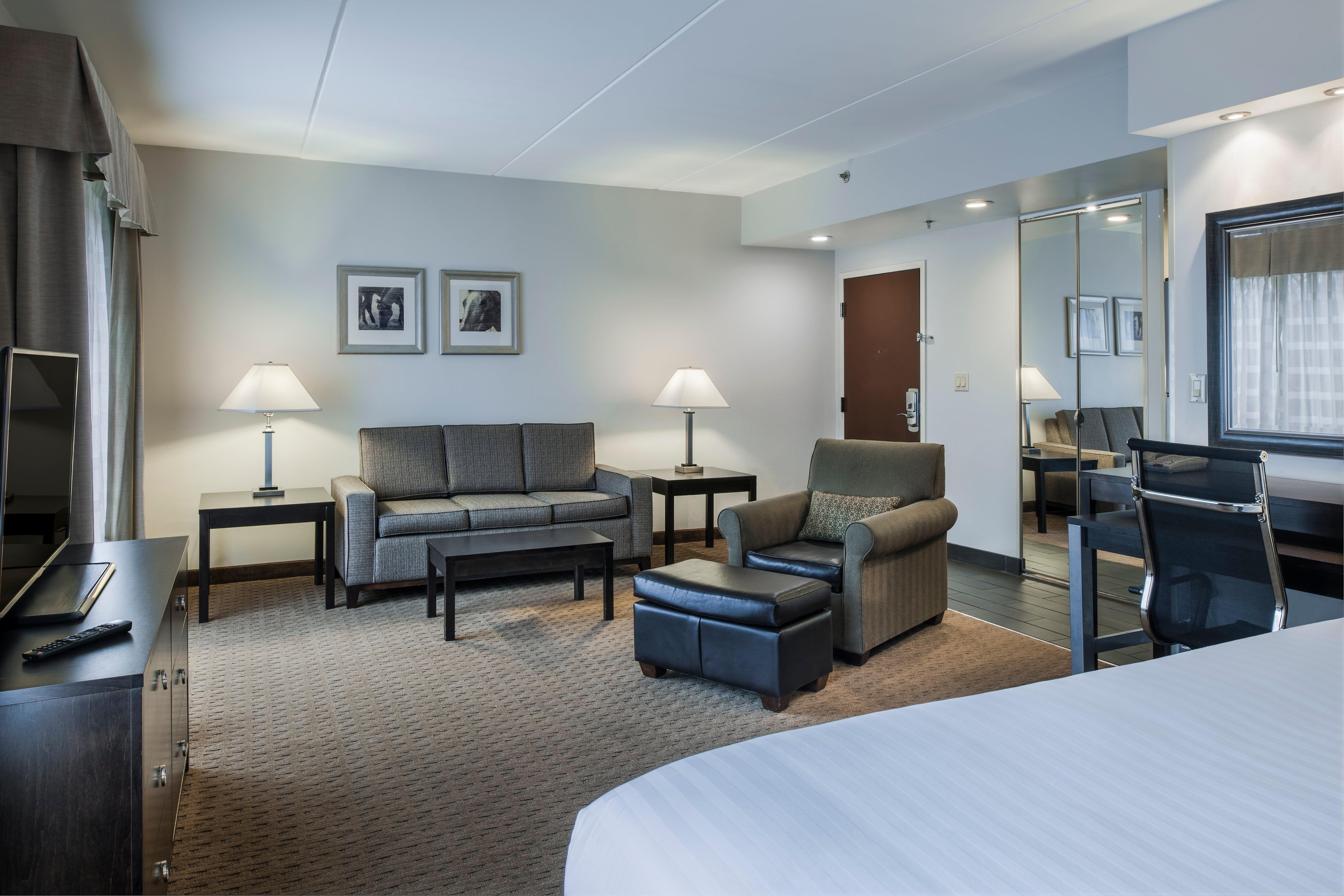 Holiday Inn Express & Suites Laurel Lakes By Ihg Ngoại thất bức ảnh