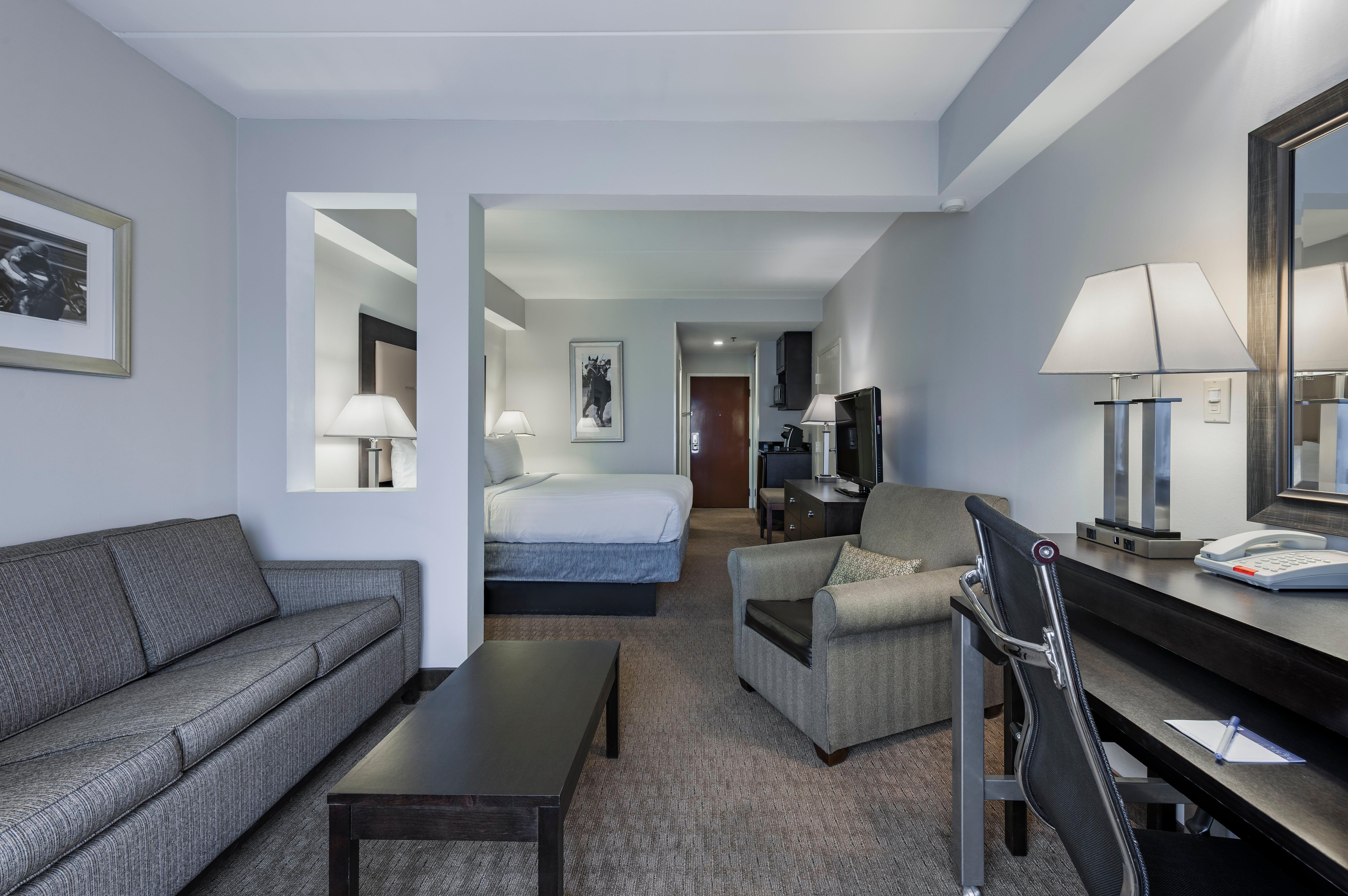 Holiday Inn Express & Suites Laurel Lakes By Ihg Ngoại thất bức ảnh