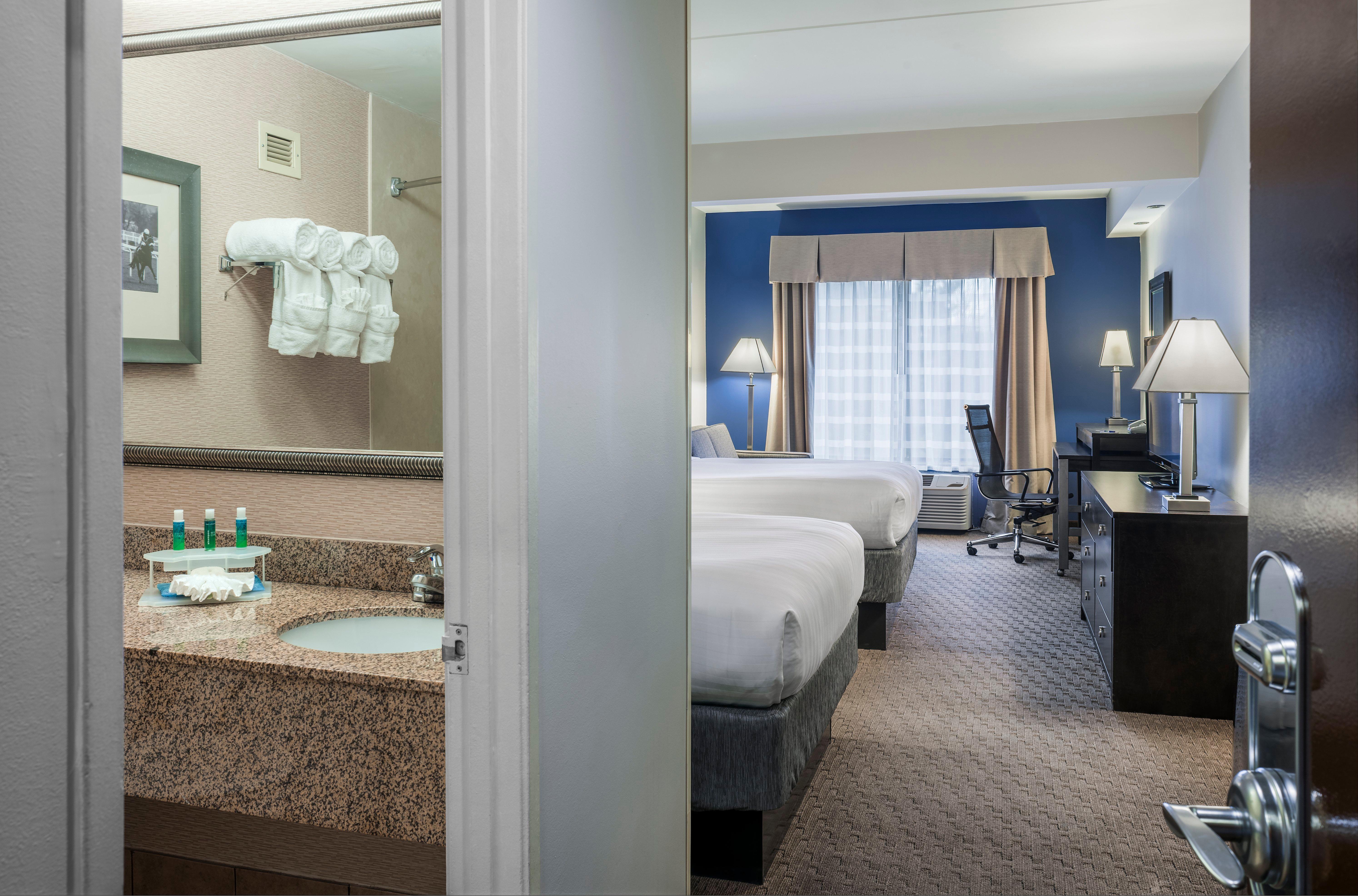 Holiday Inn Express & Suites Laurel Lakes By Ihg Ngoại thất bức ảnh